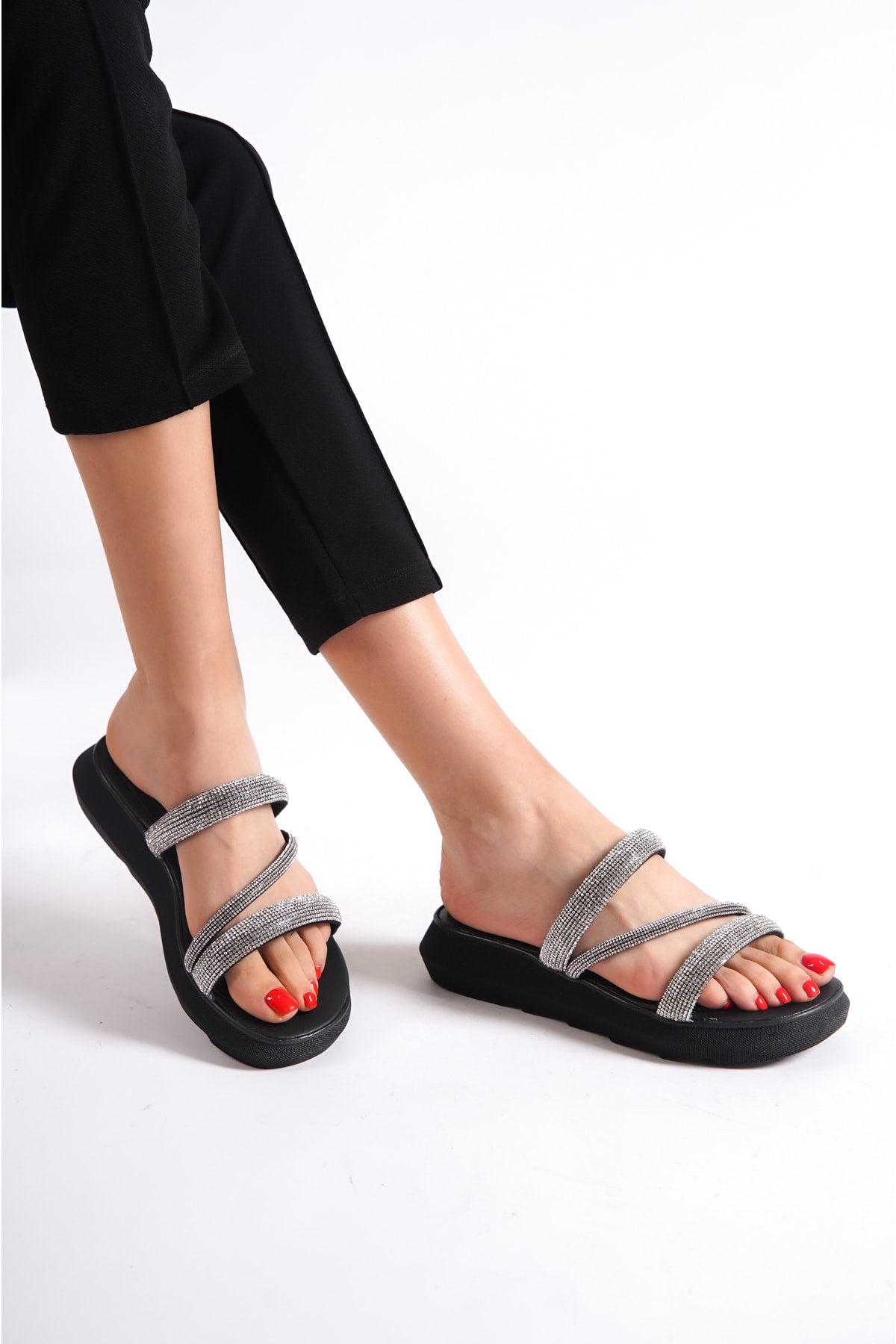 Women'S Black Flat Sole Stone Stylish Slippers Wsb0494