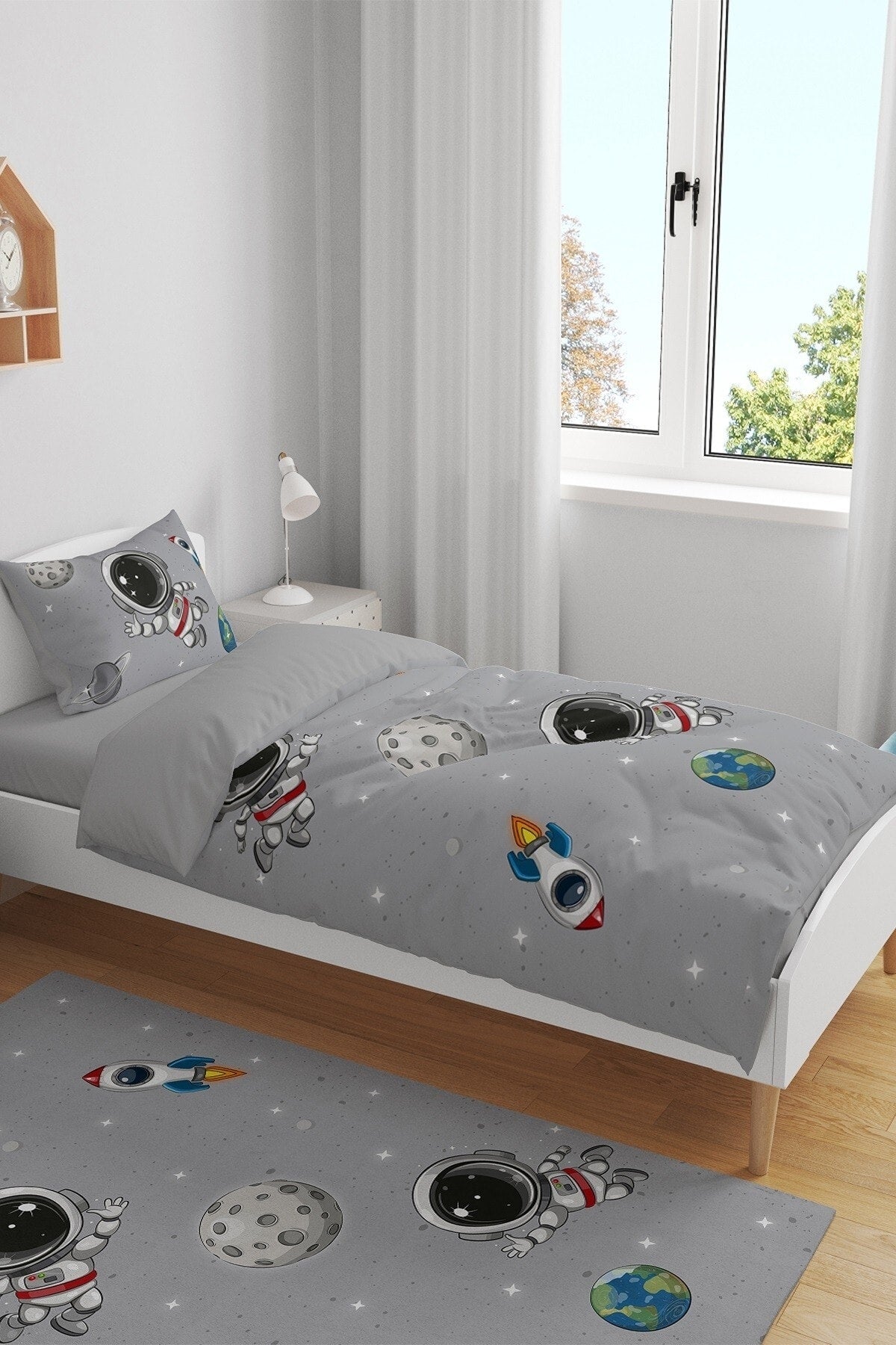 Gray Space And Tiny Astronaut Patterned Single Baby Kids Duvet Cover Set