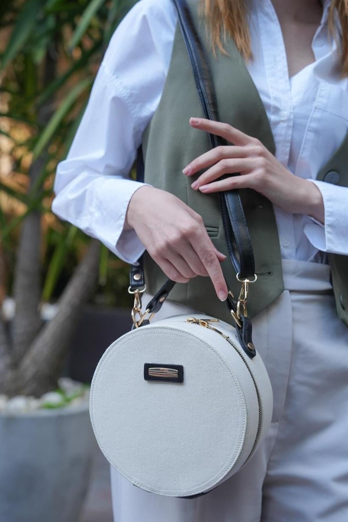 Canvas- Cream Black Women'S Round Shoulder Bag
