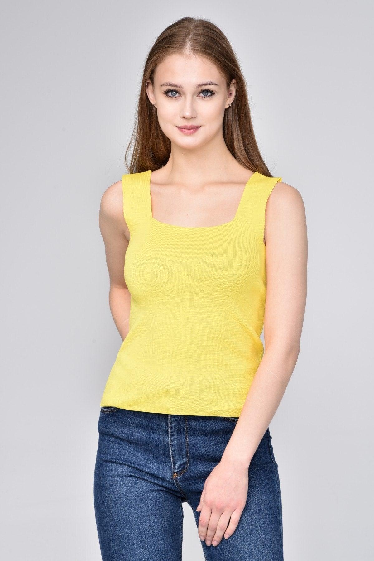 Women's Yellow Thick Strap Square Collar Summer Athlete Knitwear Blouse - Swordslife