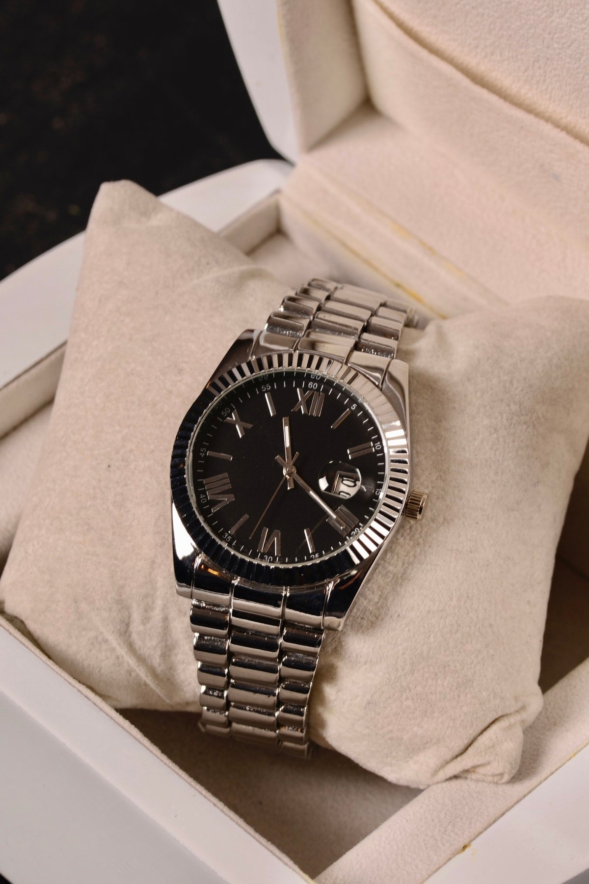 Silver Color Steel Case Steel Band Men'S Wristwatch