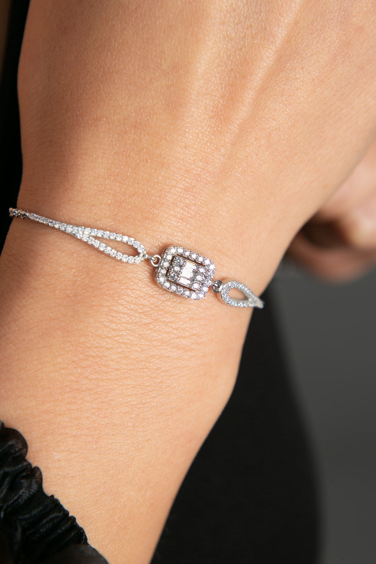 Women'S Rhodiumed Zircon Baguette Stone Model 925 Sterling Silver Bracelet