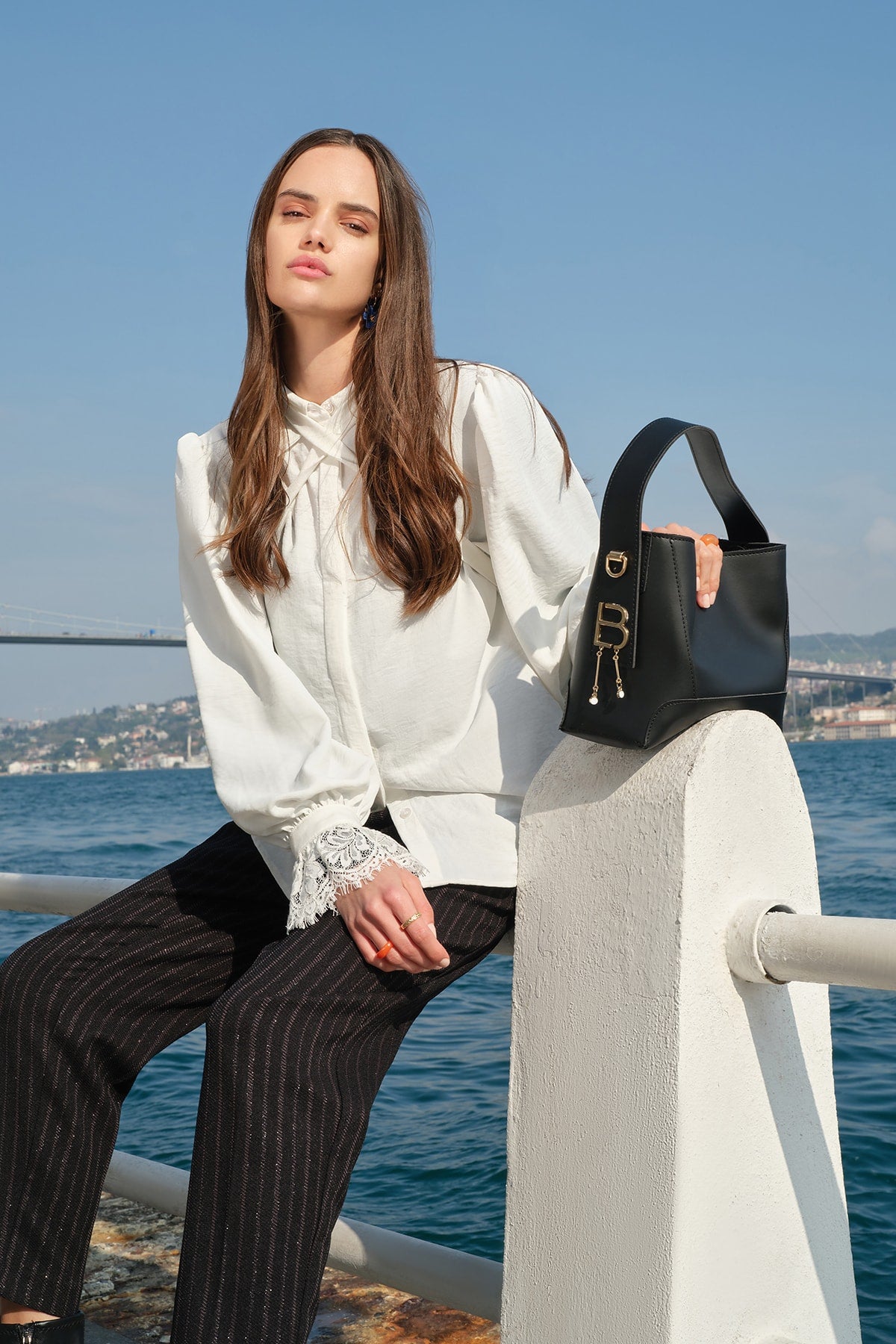 Women'S Hand And Shoulder Bag With Inner Wallet