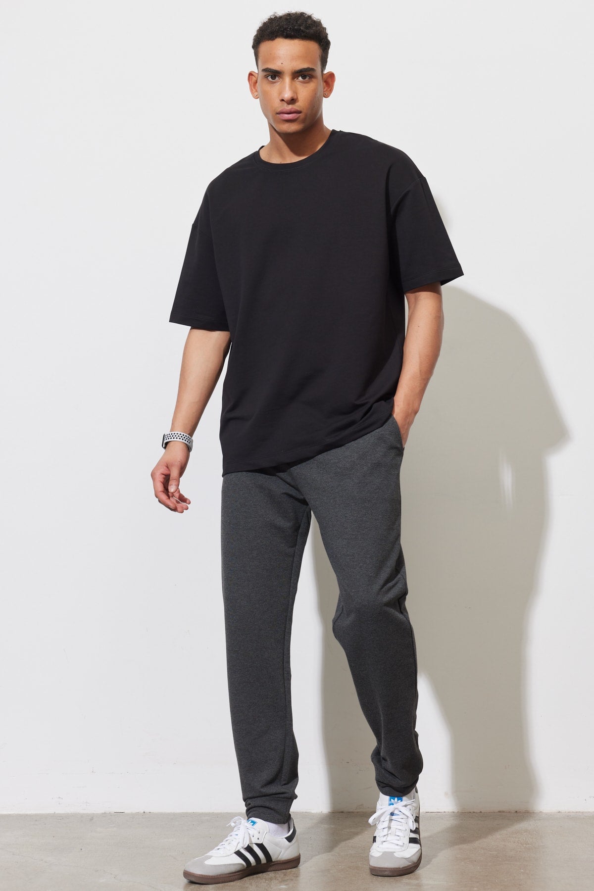 Standard Fit Normal Cut Pocket Cotton Comfortable Sweatpants