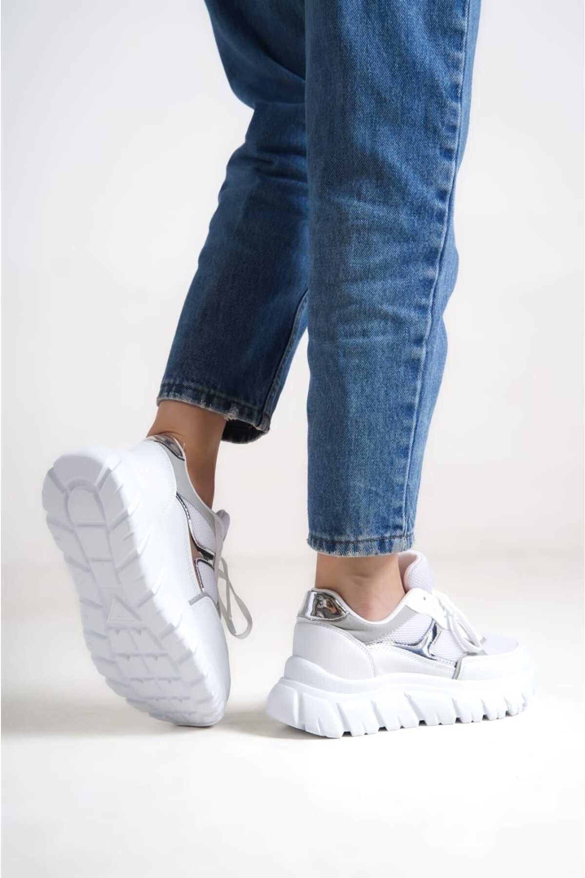 Women's Lace-Up Mesh Casual Sneaker Sneakers RM0474