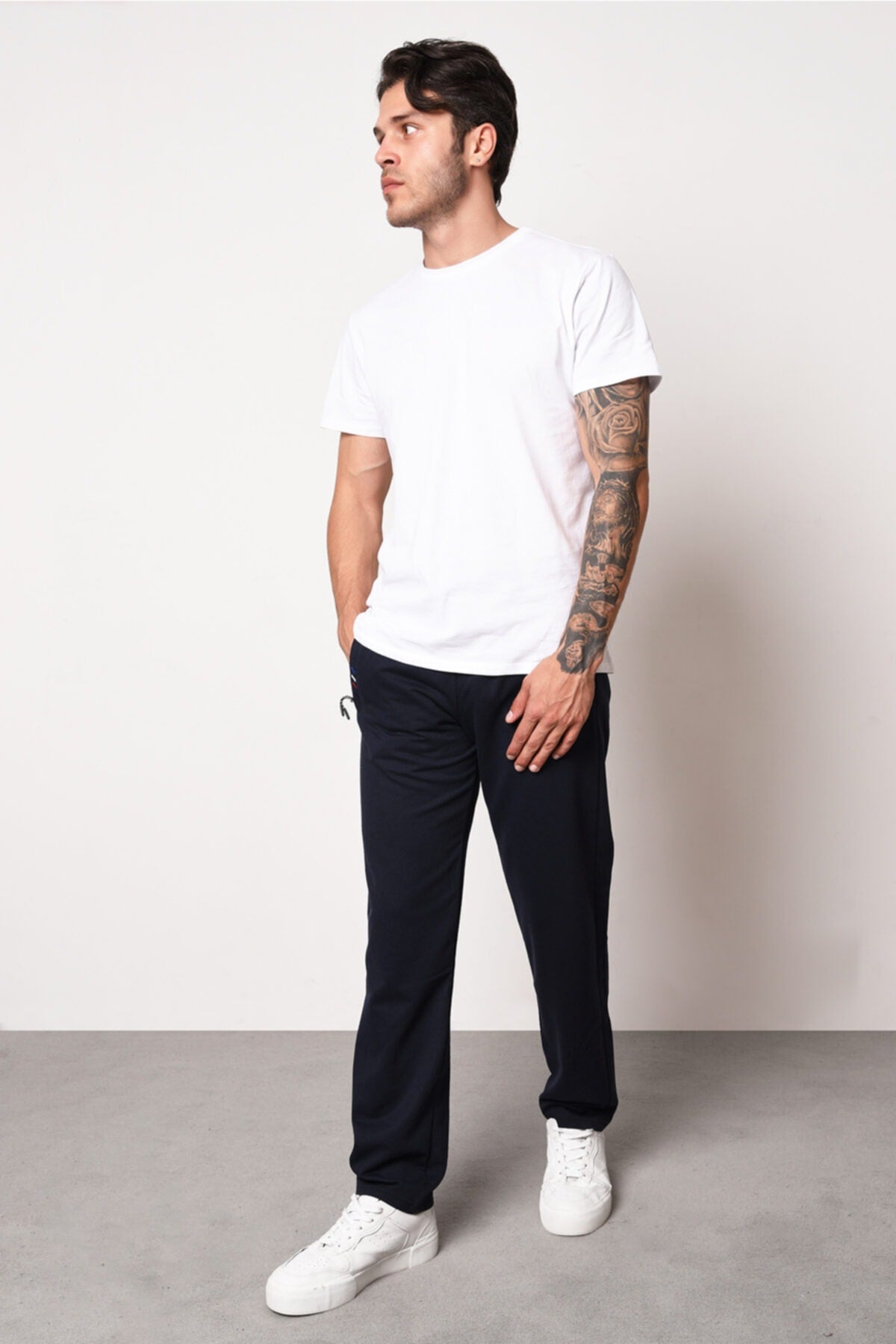 Navy Blue Men'S Zipper Pocket Embroidery Detailed Straight Leg Casual Fit Sweatpants