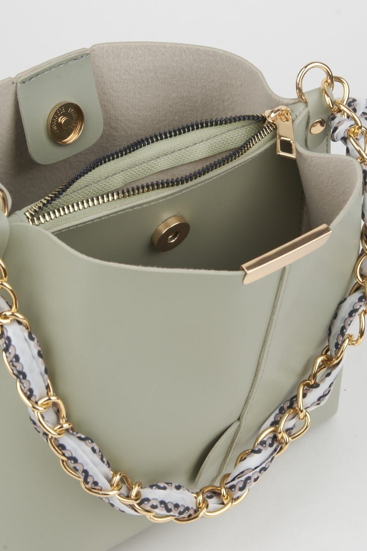 Women'S Mint Scarf Chain Accessory Soft Leather 3-Compartment Hand, Arm And Shoulder Bag