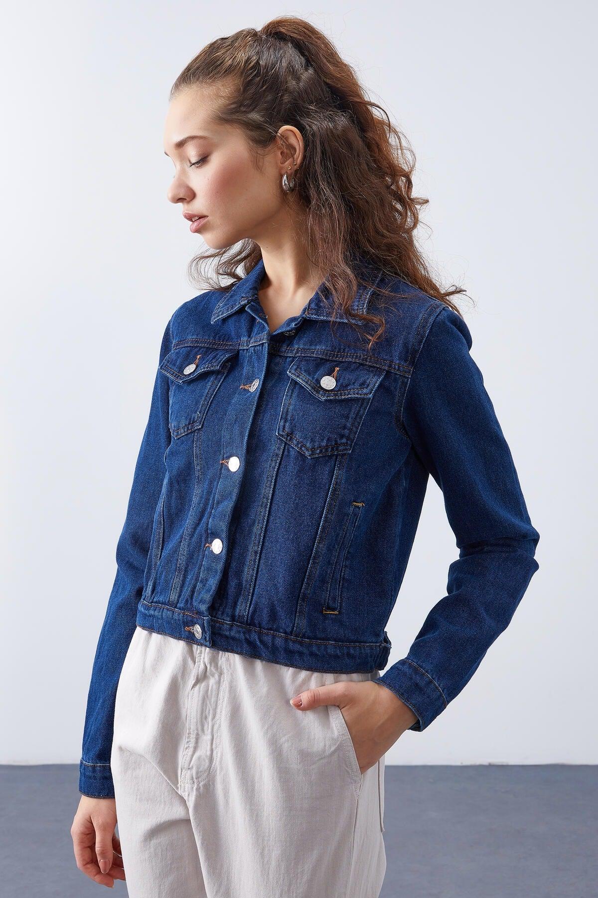 Light Blue Women's Pocket Buttoned Denim Jacket - 97187 - Swordslife