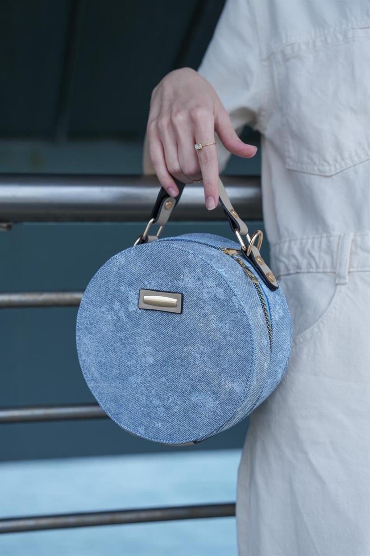 Mink-blue Women's Round Shoulder Bag