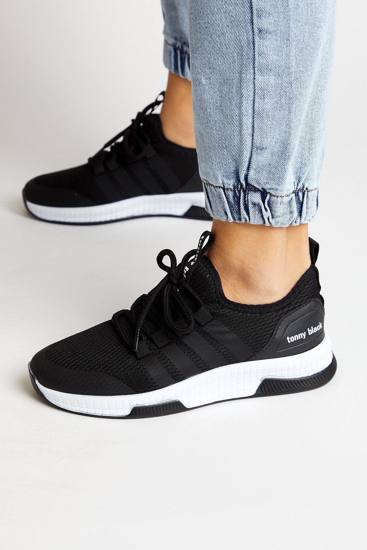 Unisex Black White Sports Shoes Tbqnt