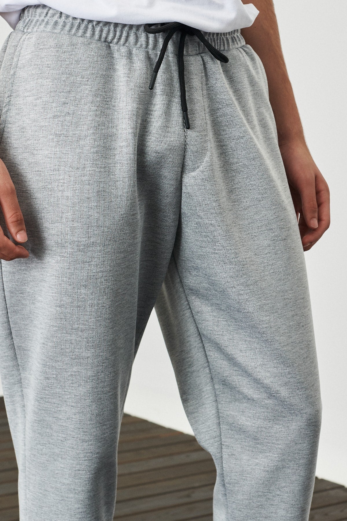 Men'S Light Gray Melange Standard Fit Normal Cut Elastic Waist And Legs Comfortable Sports Sweatpants