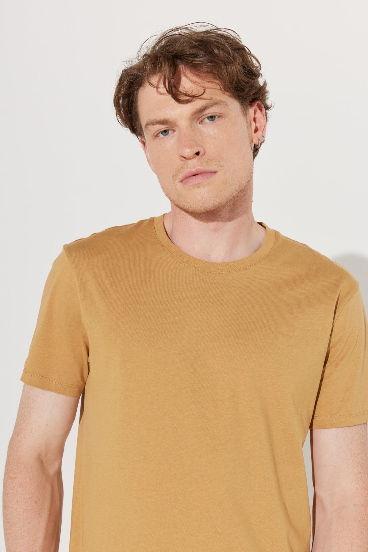 Men'S Mustard Slim Fit Slim Fit 100% Cotton Crew Neck Short Sleeved T-Shirt