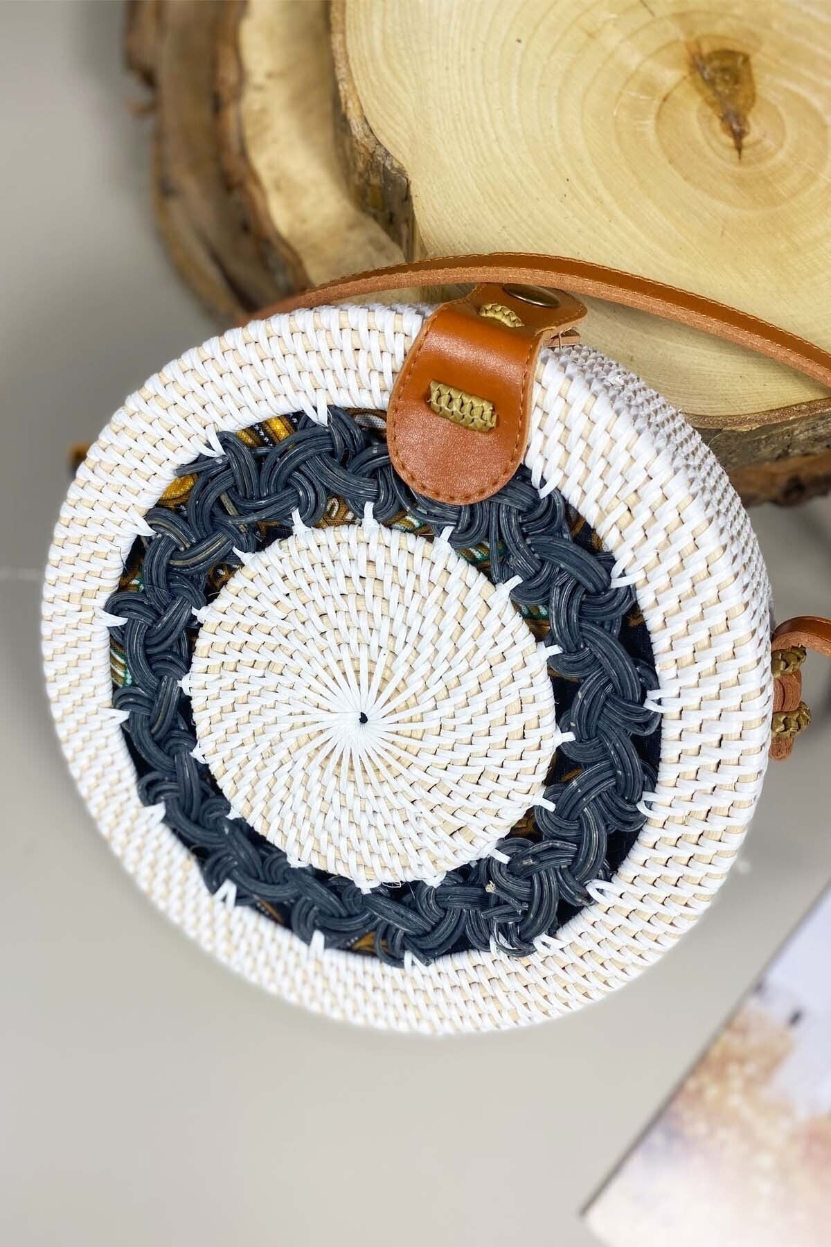 Round Rattan Straw Bag With Round Pattern