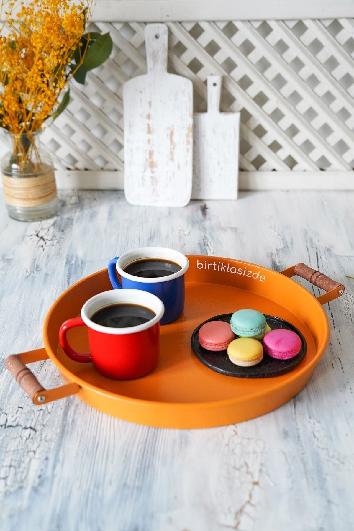 2 Liter 51 Cm And 37 Cm Wooden Handle Metal Round Yellow Tray Presentation Tray, Breakfast Tray