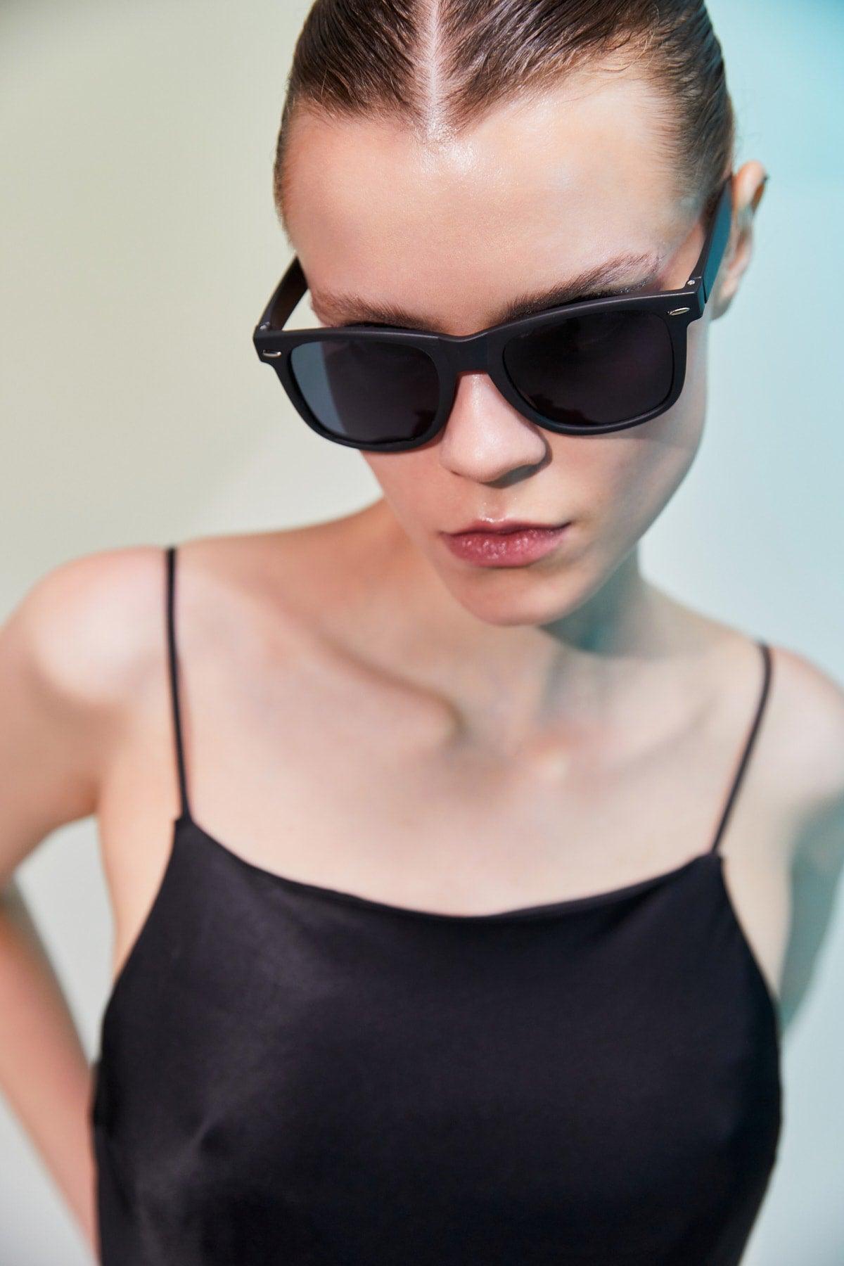 Unisex Black Sunglasses Apss012201 - Swordslife