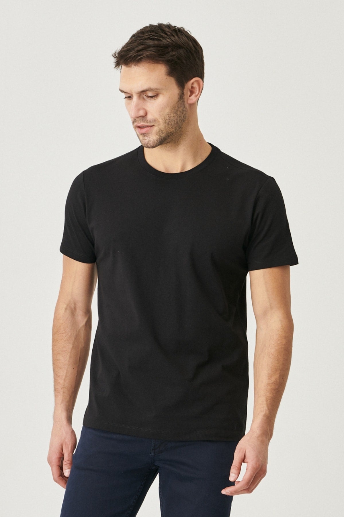 Men's Black 100% Cotton Slim Fit Slim Fit Crew Neck Short Sleeved T-Shirt