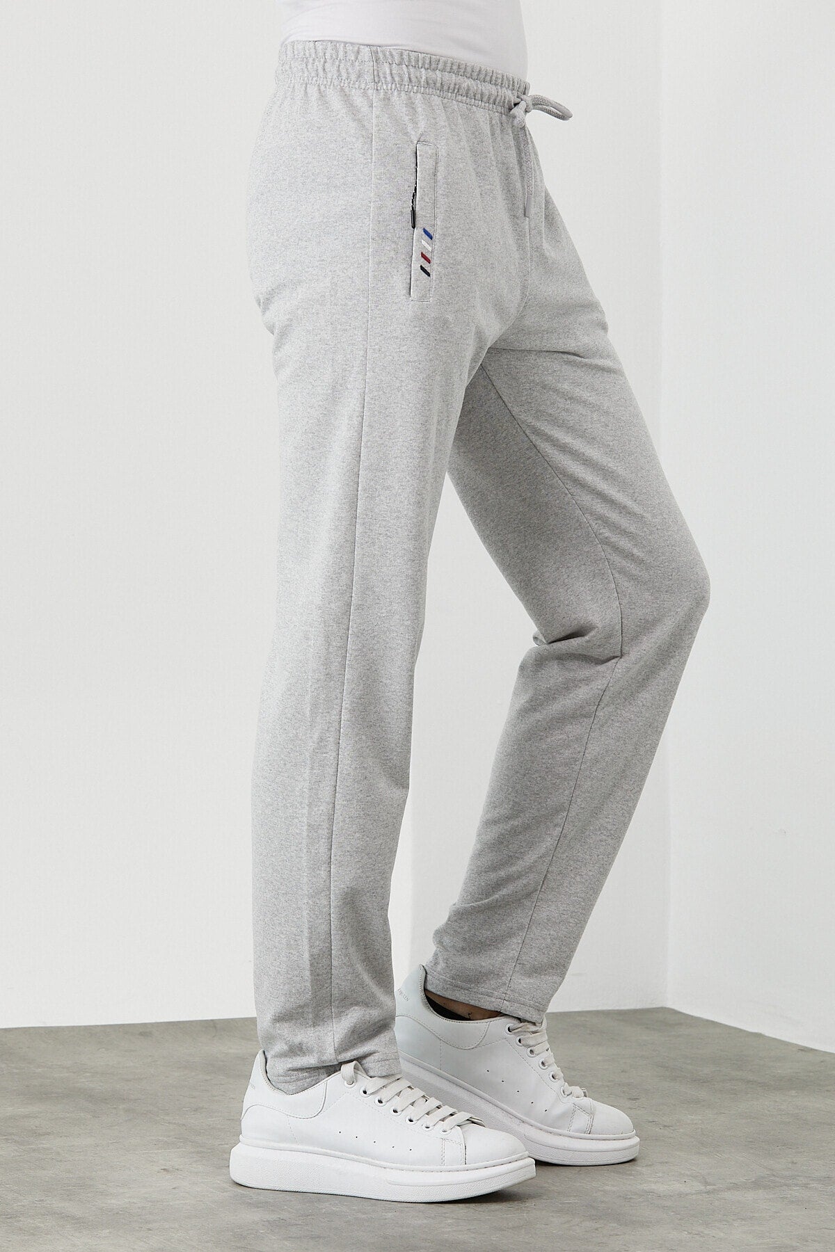 Gray Men'S Zipper Pocket Embroidery Detail Straight Leg Casual Fit Sweatpants