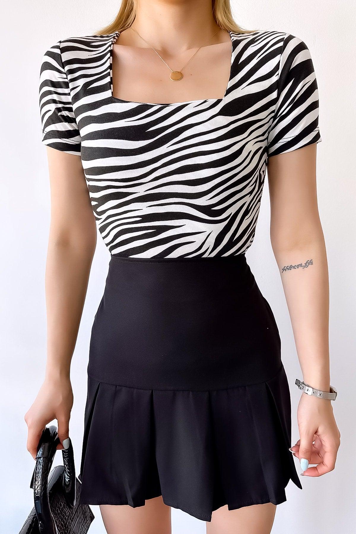 Women's Short Sleeve Square Collar Ecru Zebra Viscose Blouse - Swordslife