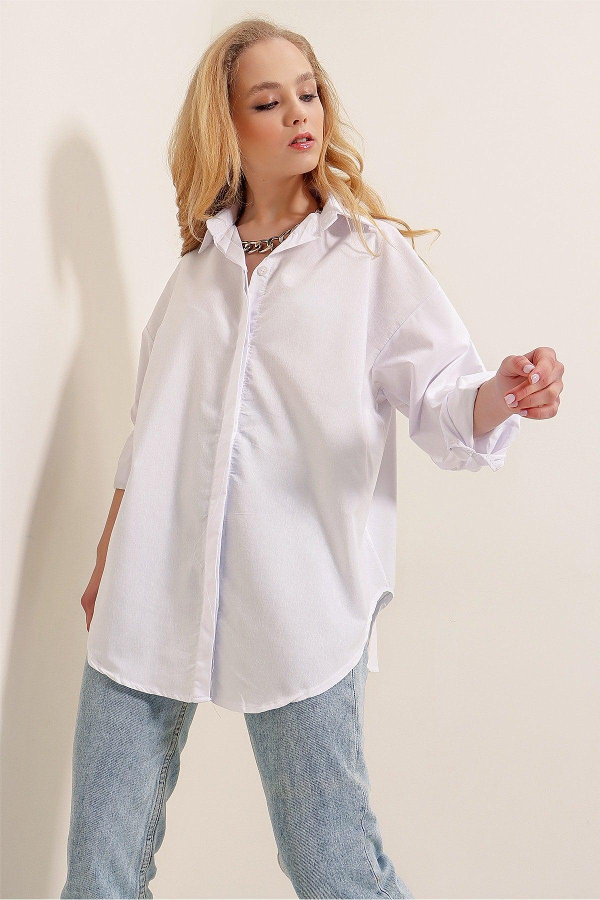 Women's White Oversize Long Basic Shirt - Swordslife