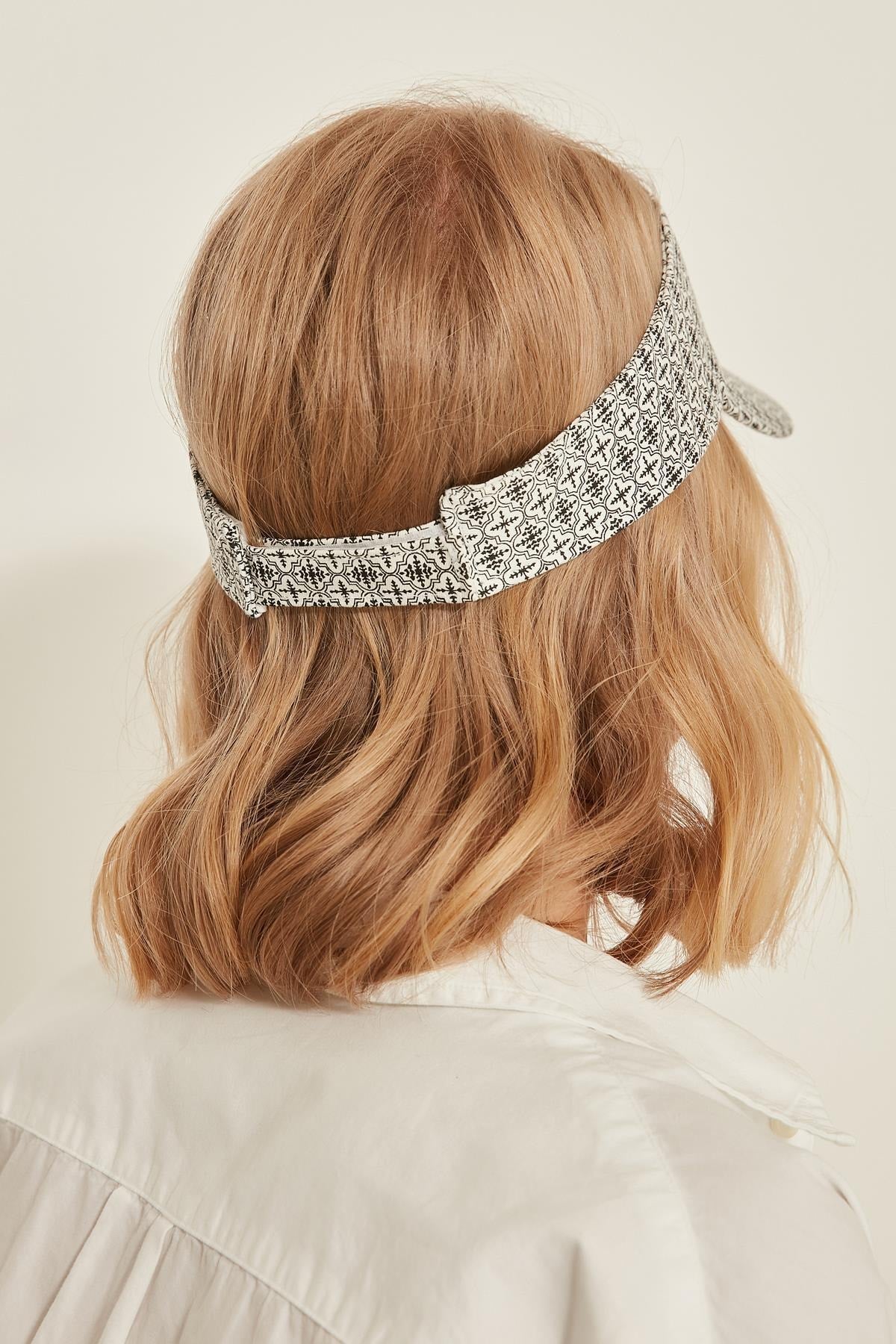 14048 Uv Protected Ethnic Pattern Open Top White Visor Hat