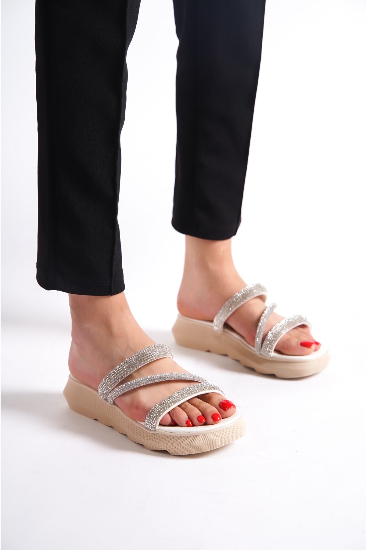 Women'S Cream-White Flat Sole Stone Stylish Slippers Wsb0494