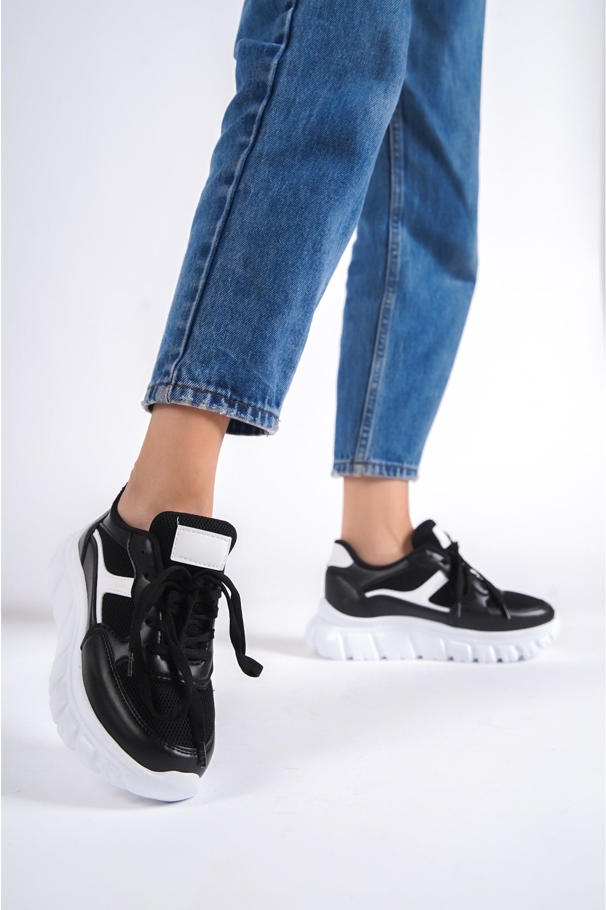 Women's Lace-Up Mesh Casual Sneaker Sneakers Rm0474