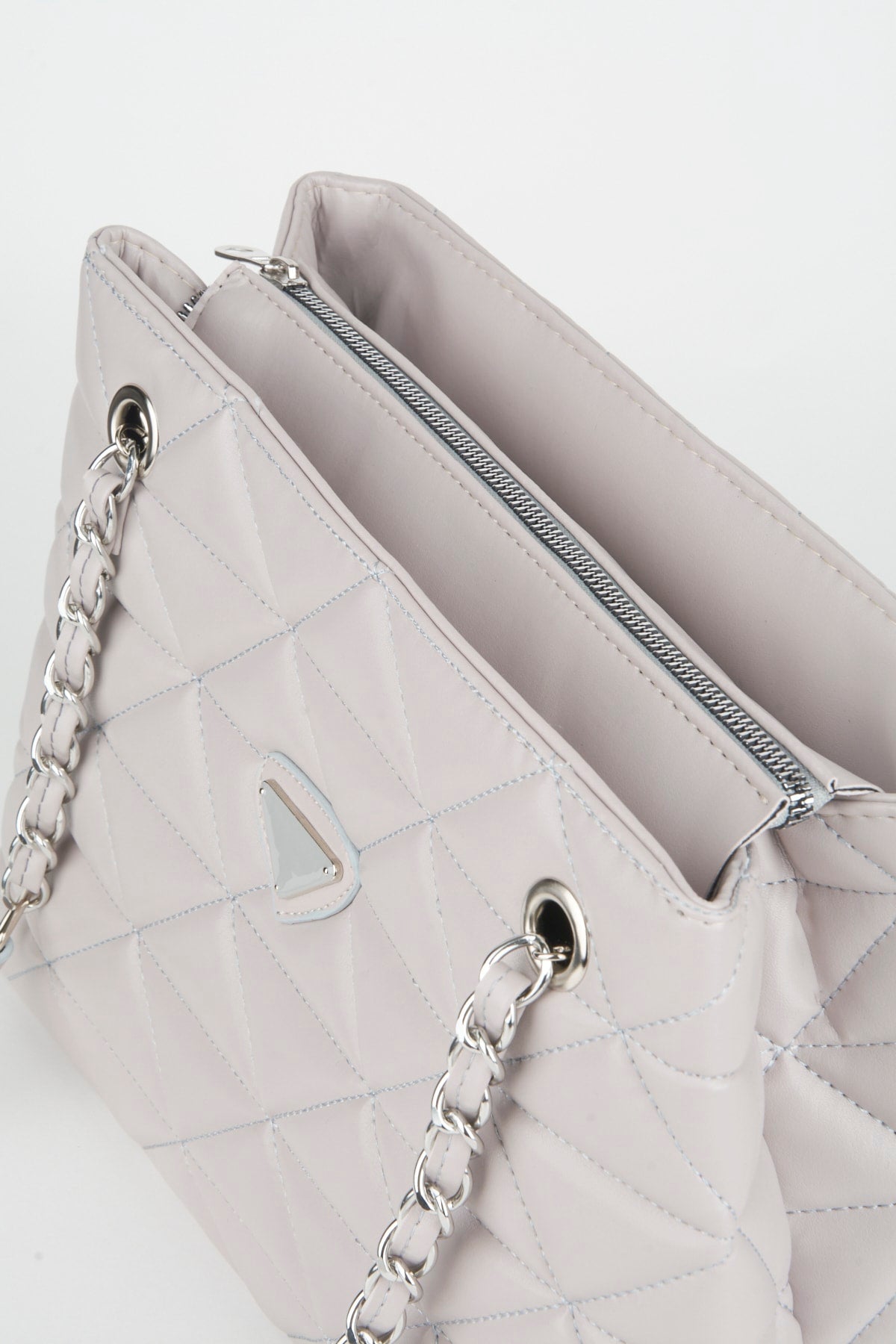 Crocos Light Gray Leather Quilted 3 Compartment Zipper Closure Chain Strap Lined Hand Arm And Shoulder Bag