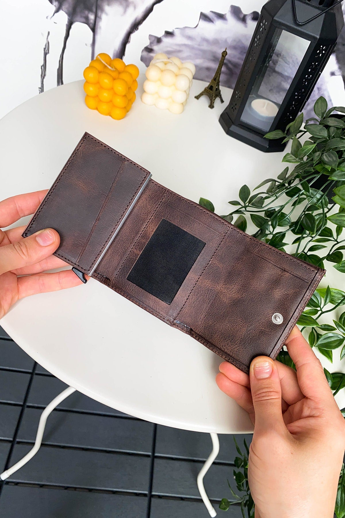 Genuine Leather Card Holder with Rfid Protection Mechanism