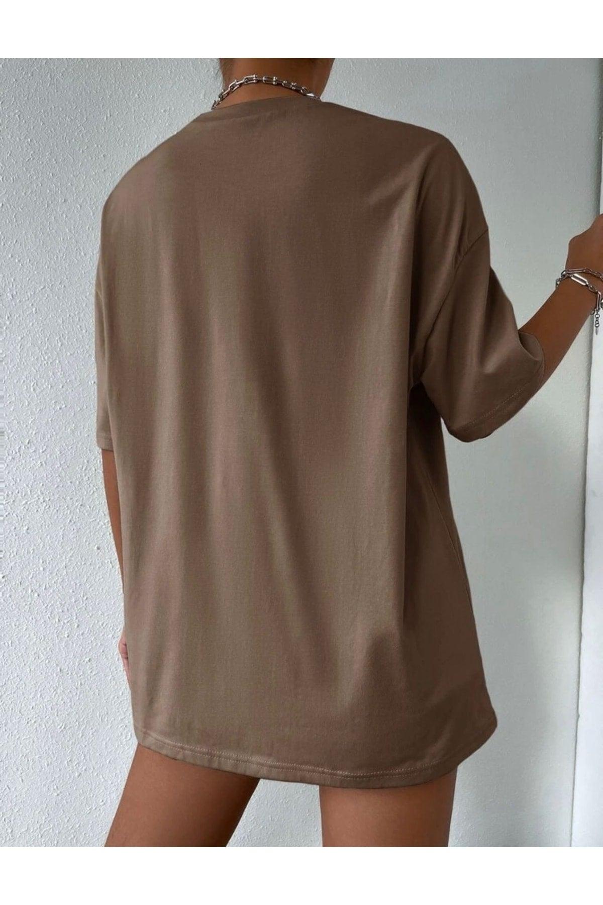 Women's Brown Figure Printed Oversize T-shirt - Swordslife