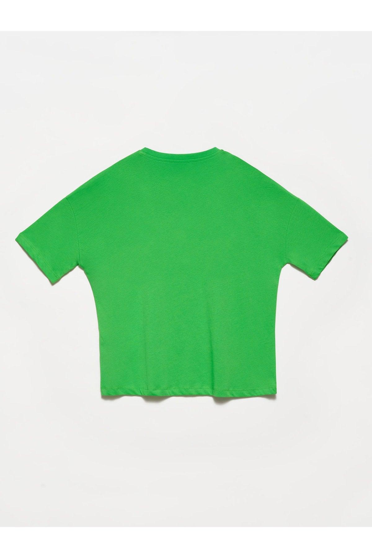 3683 Basic T-shirt-Light Green - Swordslife