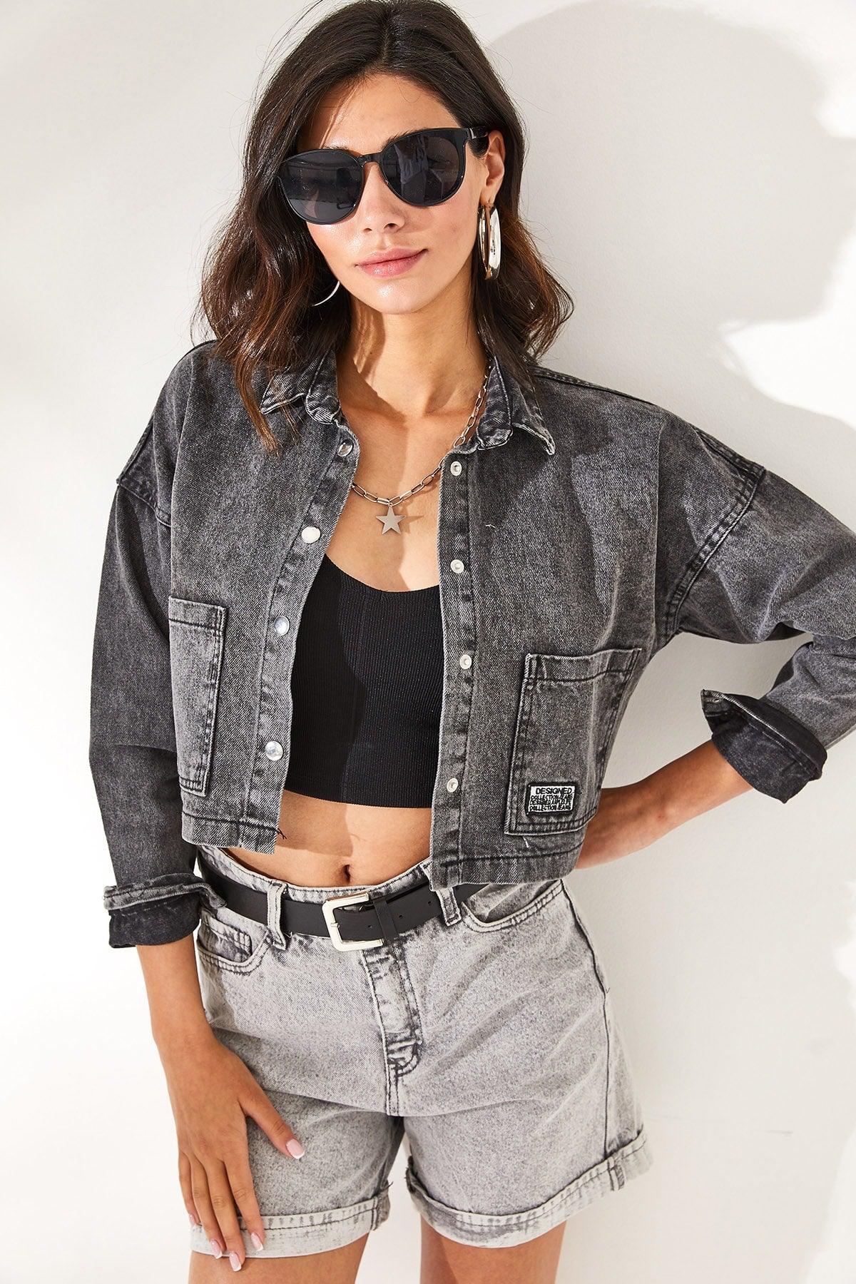 Women's Black Double Pocket Crop Denim Jacket CKT-19000345 - Swordslife