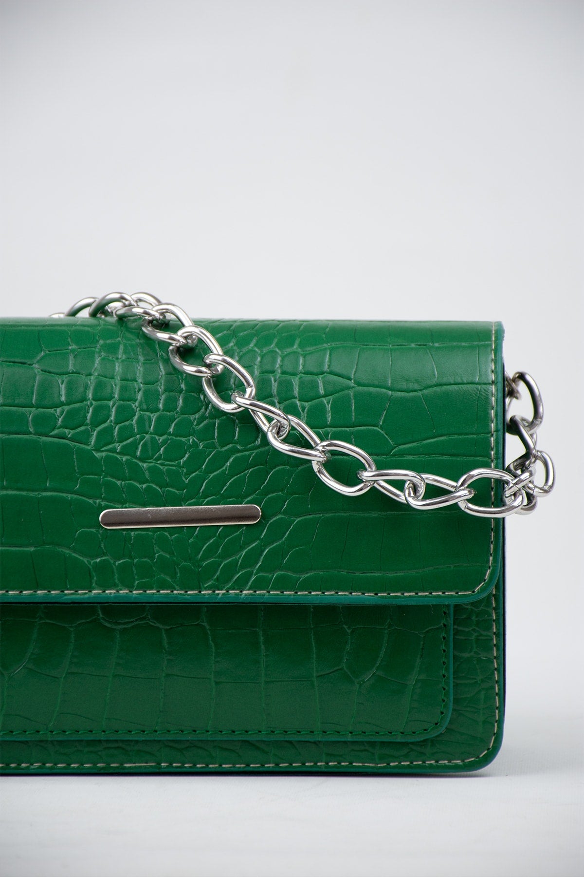 Green Women's Crocodile Patterned Clutch Baguette Chain Strap Bag