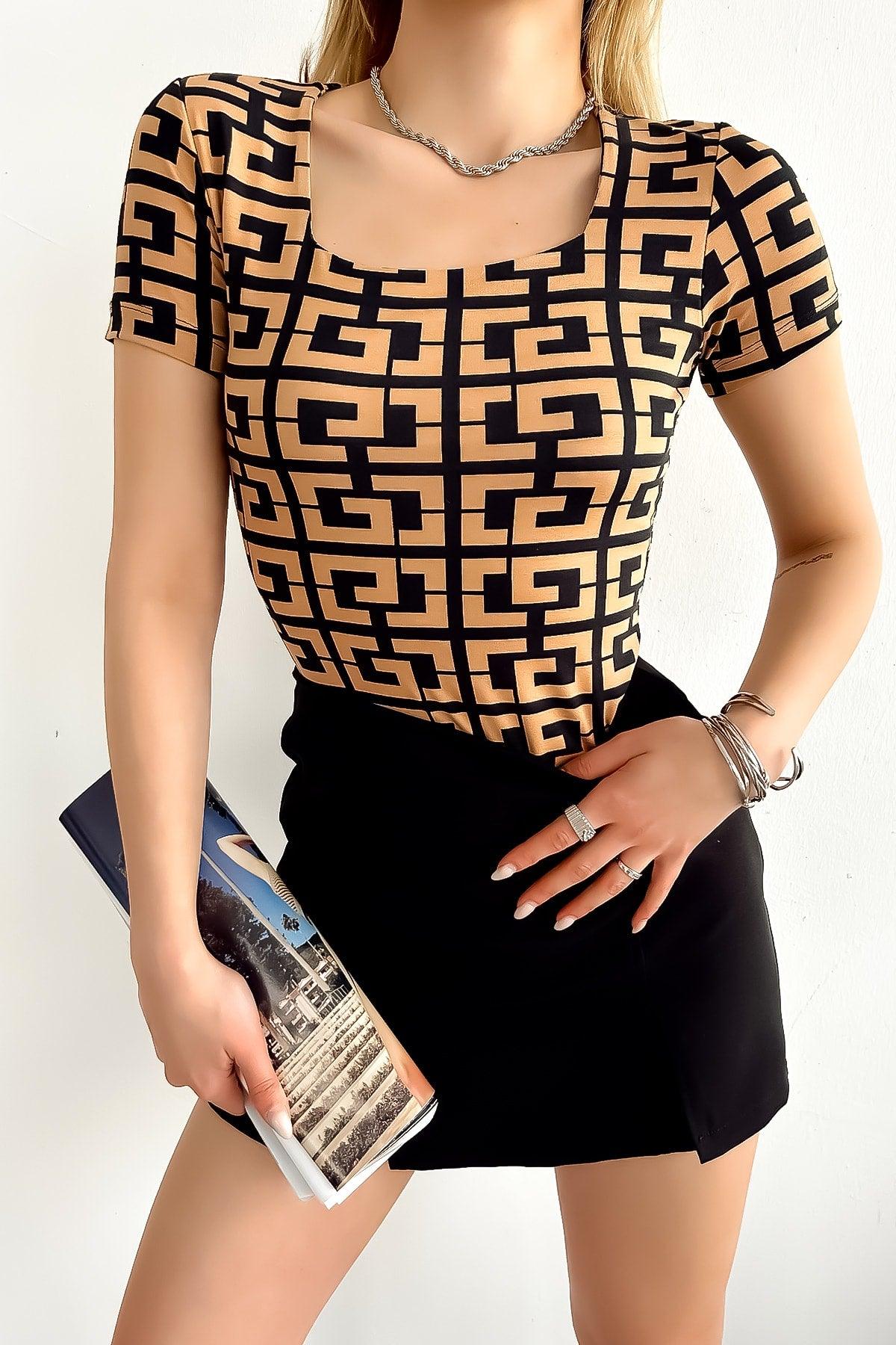 Women's Short Sleeve Square Collar Camel Labyrinth Pattern Blouse - Swordslife