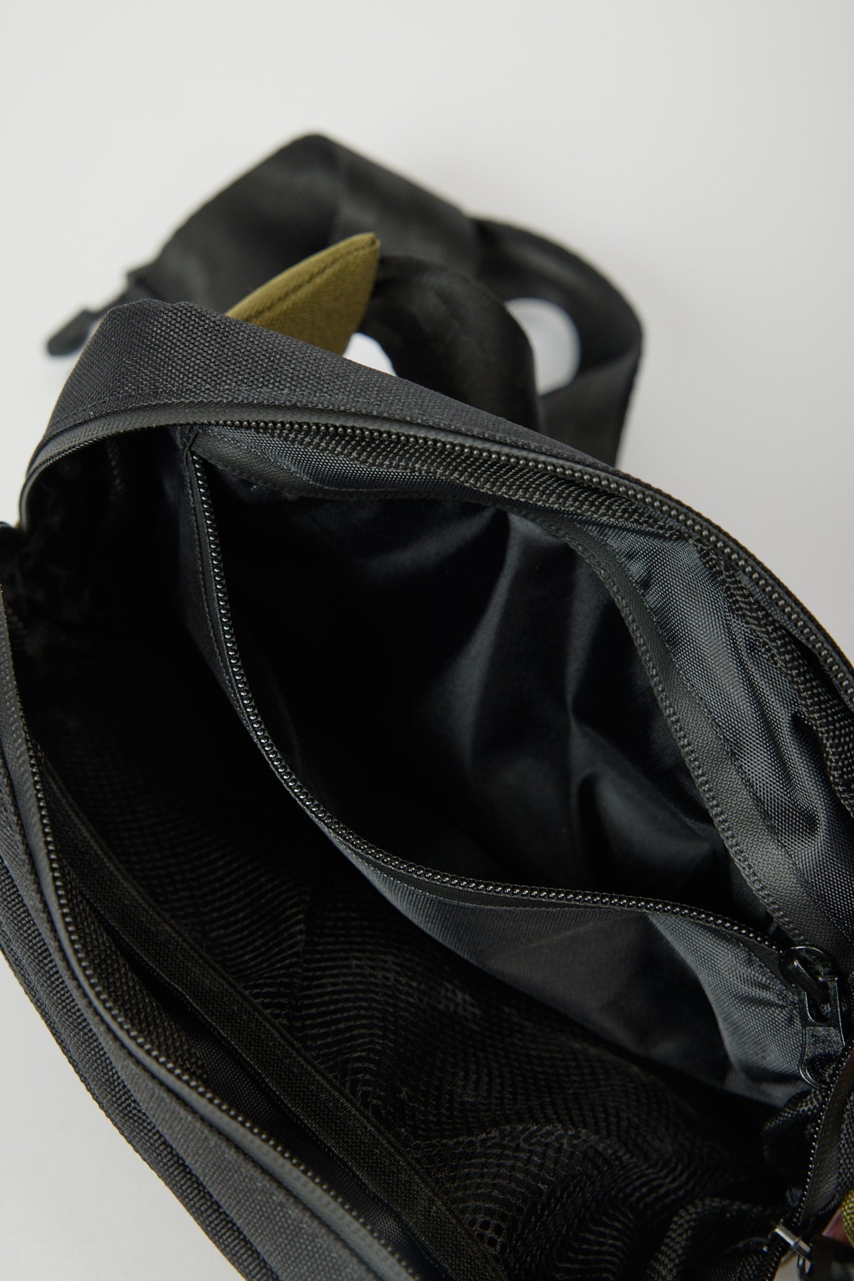 Men'S Black-Khaki Zippered Waist Bag