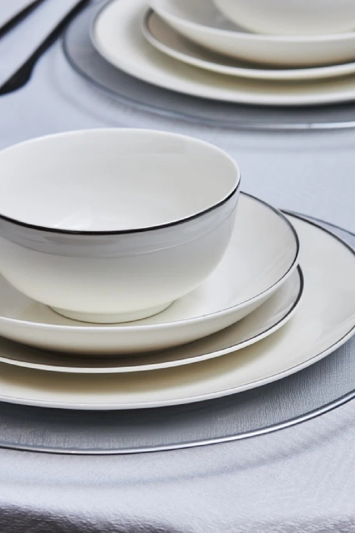 Leon Platinum 24 Pieces 6 Person Porcelain Dinnerware