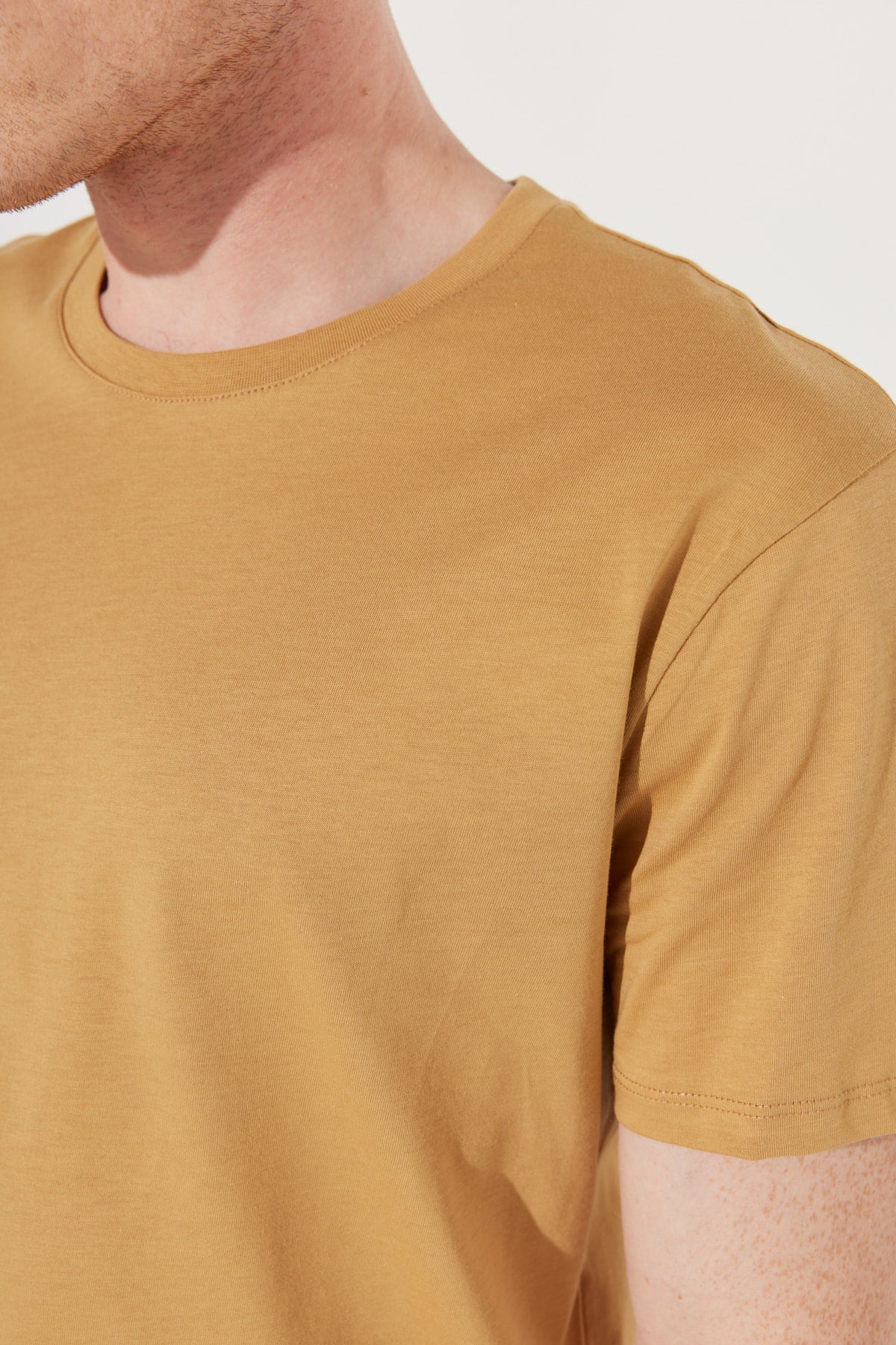 Men'S Mustard Slim Fit Slim Fit 100% Cotton Crew Neck Short Sleeved T-Shirt
