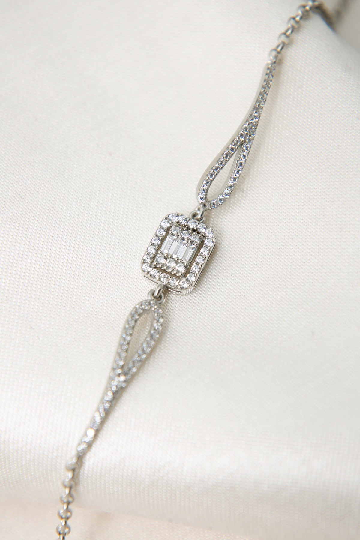 Women'S Rhodiumed Zircon Baguette Stone Model 925 Sterling Silver Bracelet