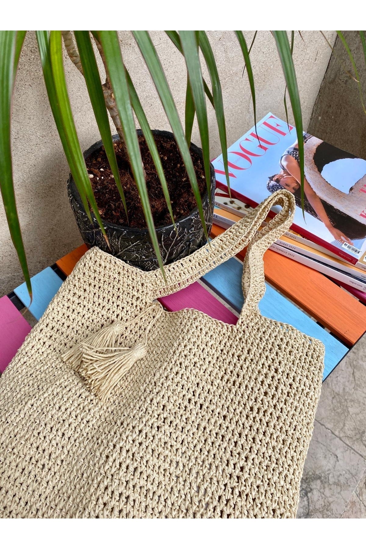 Tasseled Tote Straw Bag