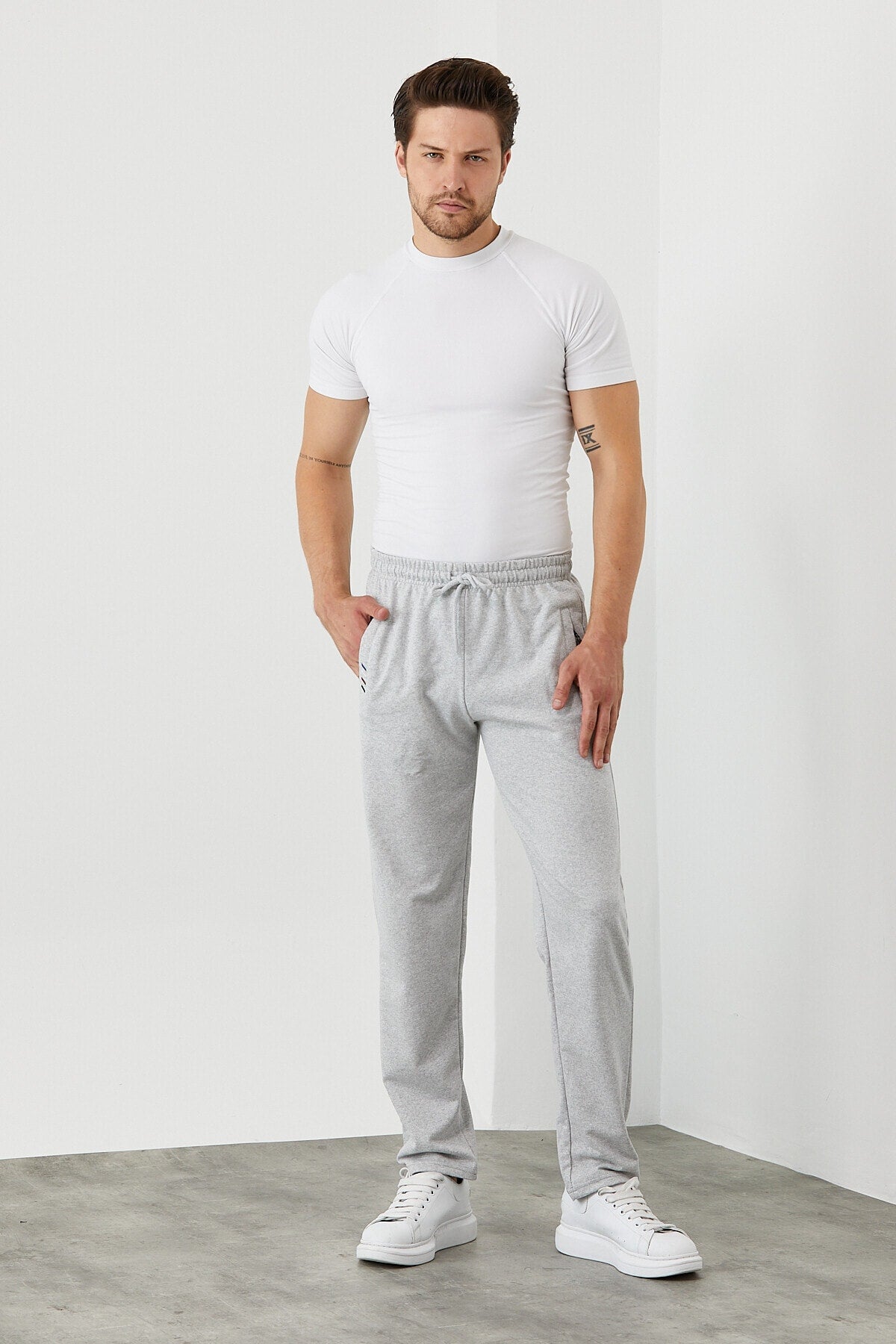 Gray Men'S Zipper Pocket Embroidery Detail Straight Leg Casual Fit Sweatpants