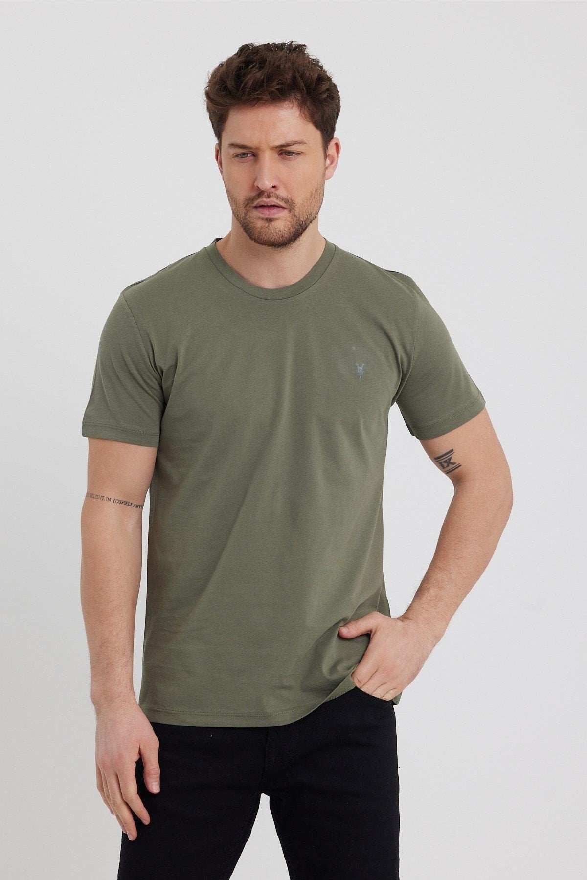 Standard Fit Relaxed Crew Neck Embroidery Detail 5-pack T-shirt