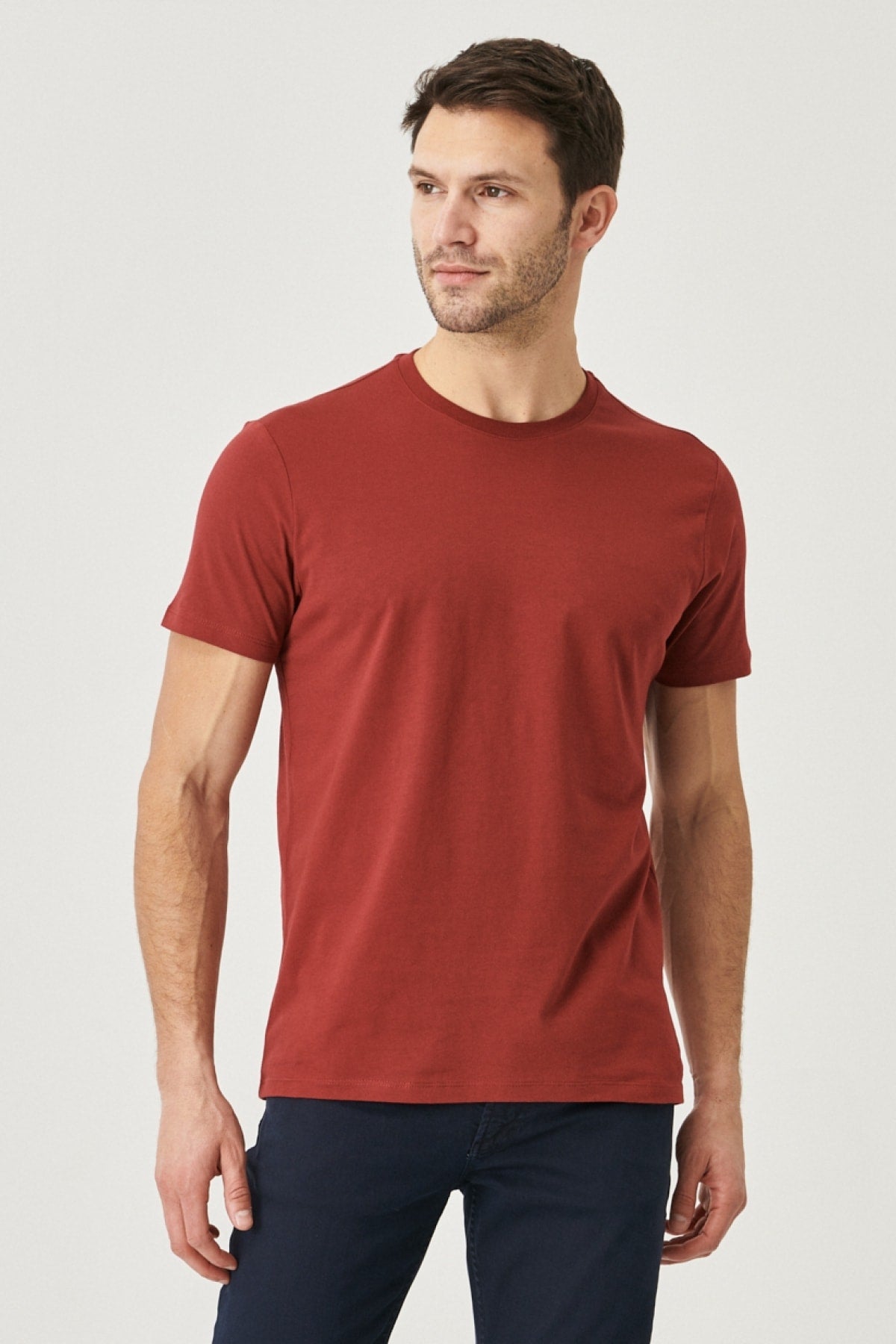 Men's Claret Red 100% Cotton Slim Fit Slim Fit Crew Neck Short Sleeved T-Shirt