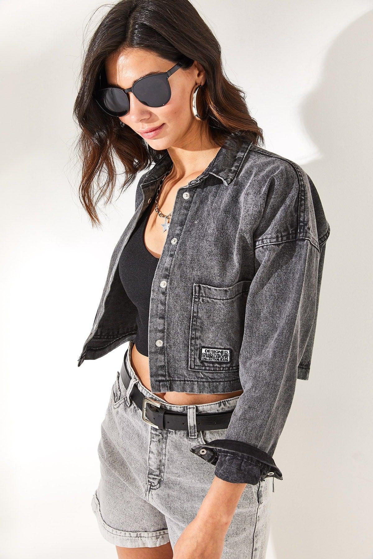 Women's Black Double Pocket Crop Denim Jacket CKT-19000345 - Swordslife