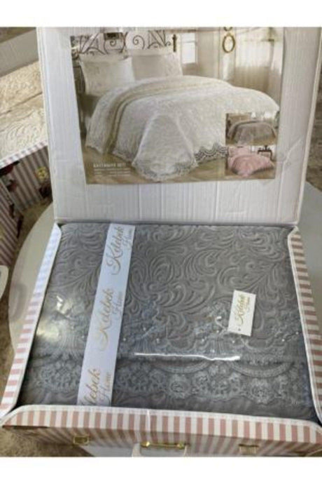 Blanket Set, Butterfly Brand French Lace Double. The Suitcase has Box Bag. - Swordslife