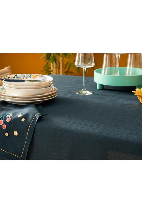 Flower Spree Embroidered Table Cloth 150x220 Cm