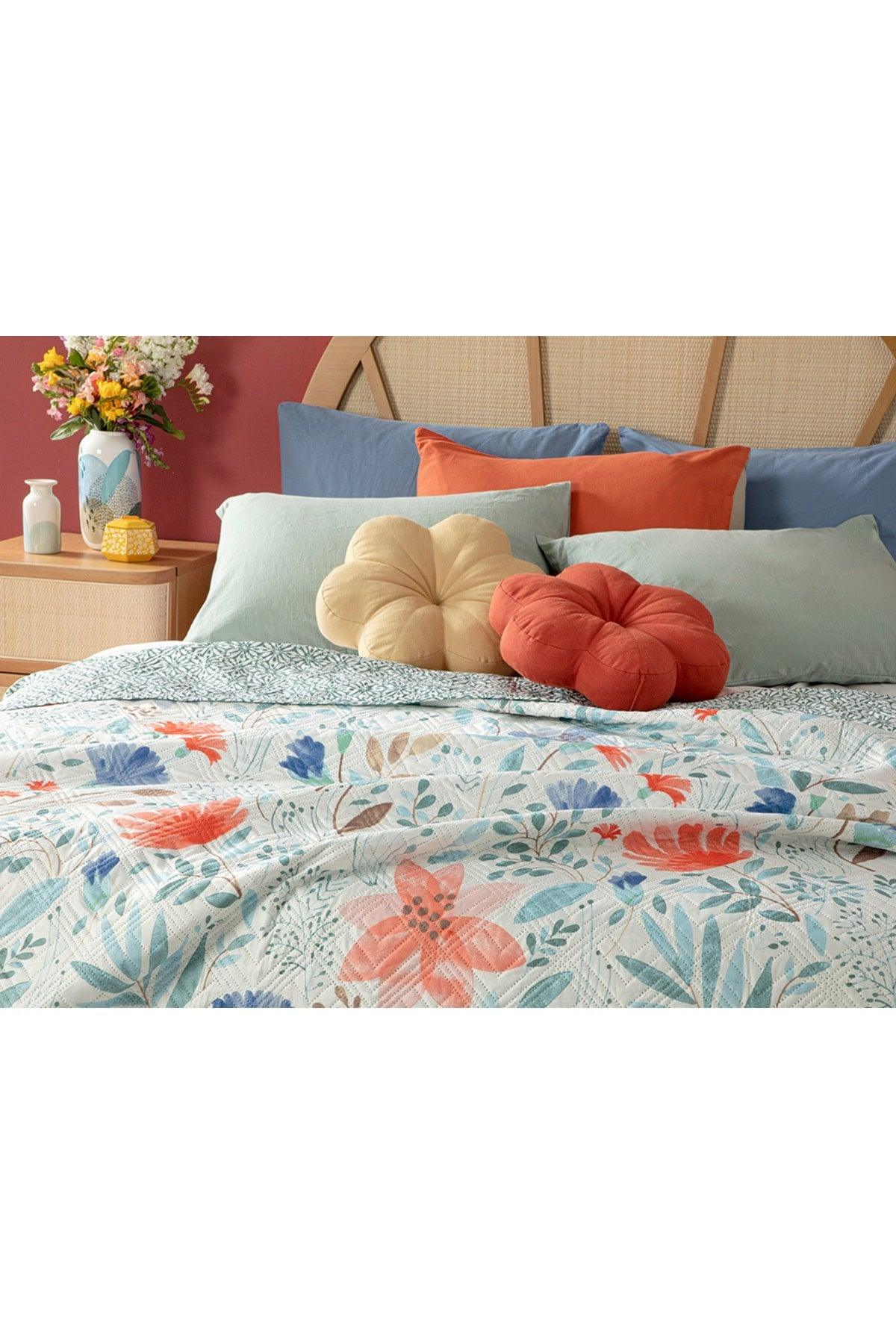 Clove Posy Double Multi-Purpose Bedspread 200x220 Cm Seledon - Swordslife