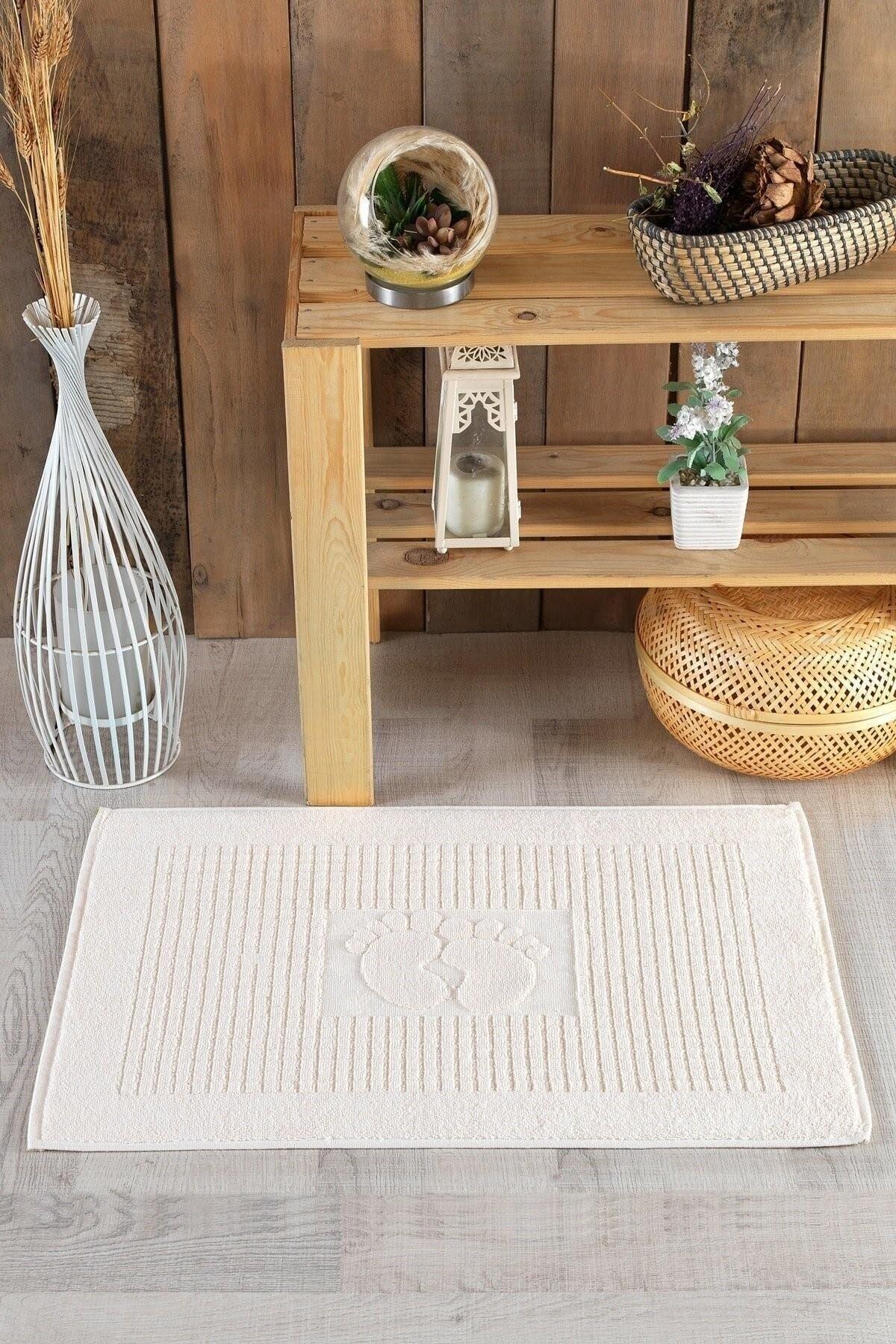 Ecru-cream Foot Towel. Bath Mat Size: 50x70 - Swordslife