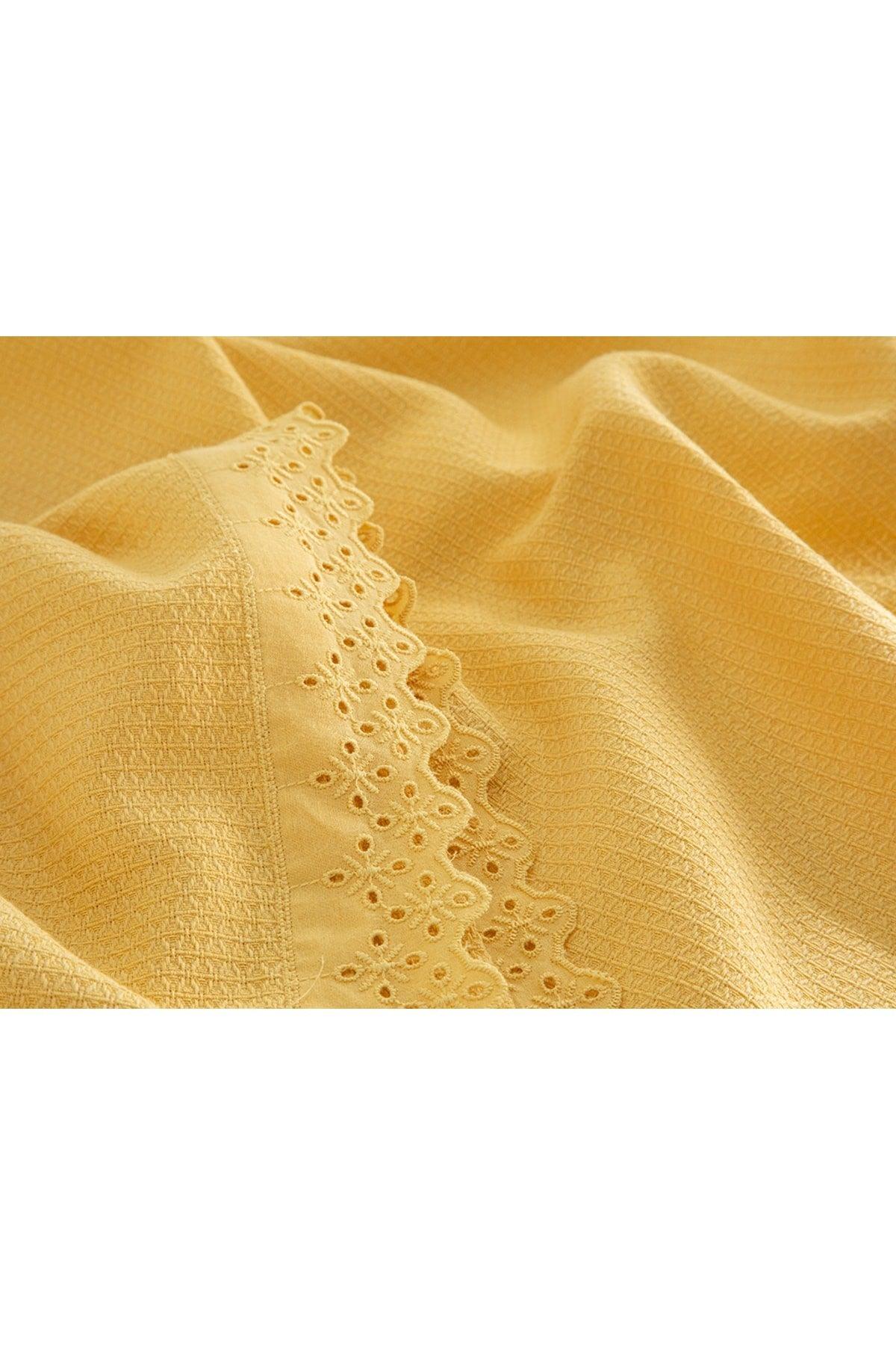 Elegancy Scalloped King Size PIKE 240x220 cm Yellow - Swordslife