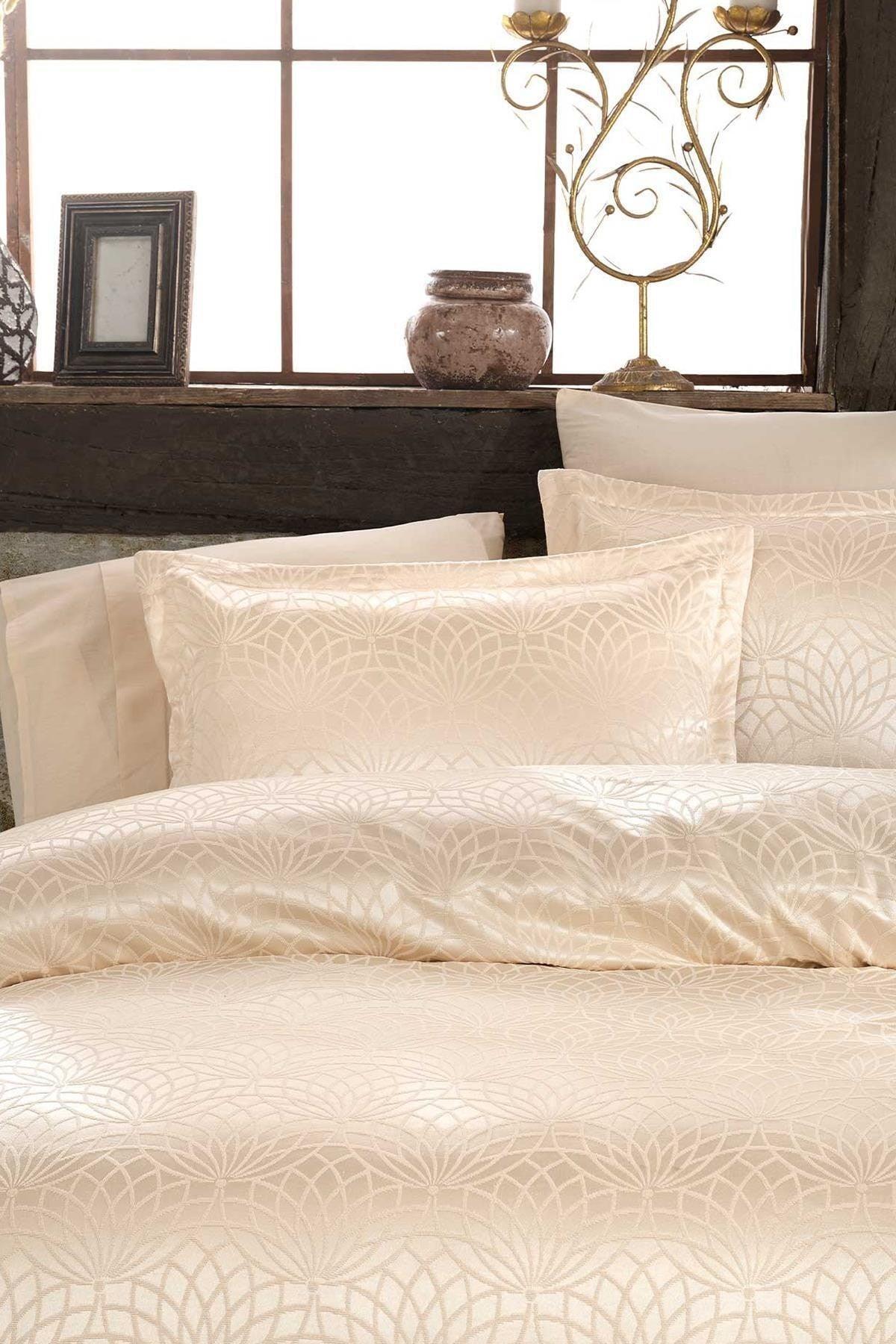 Garden Cappuccino Double Bedspread - Swordslife