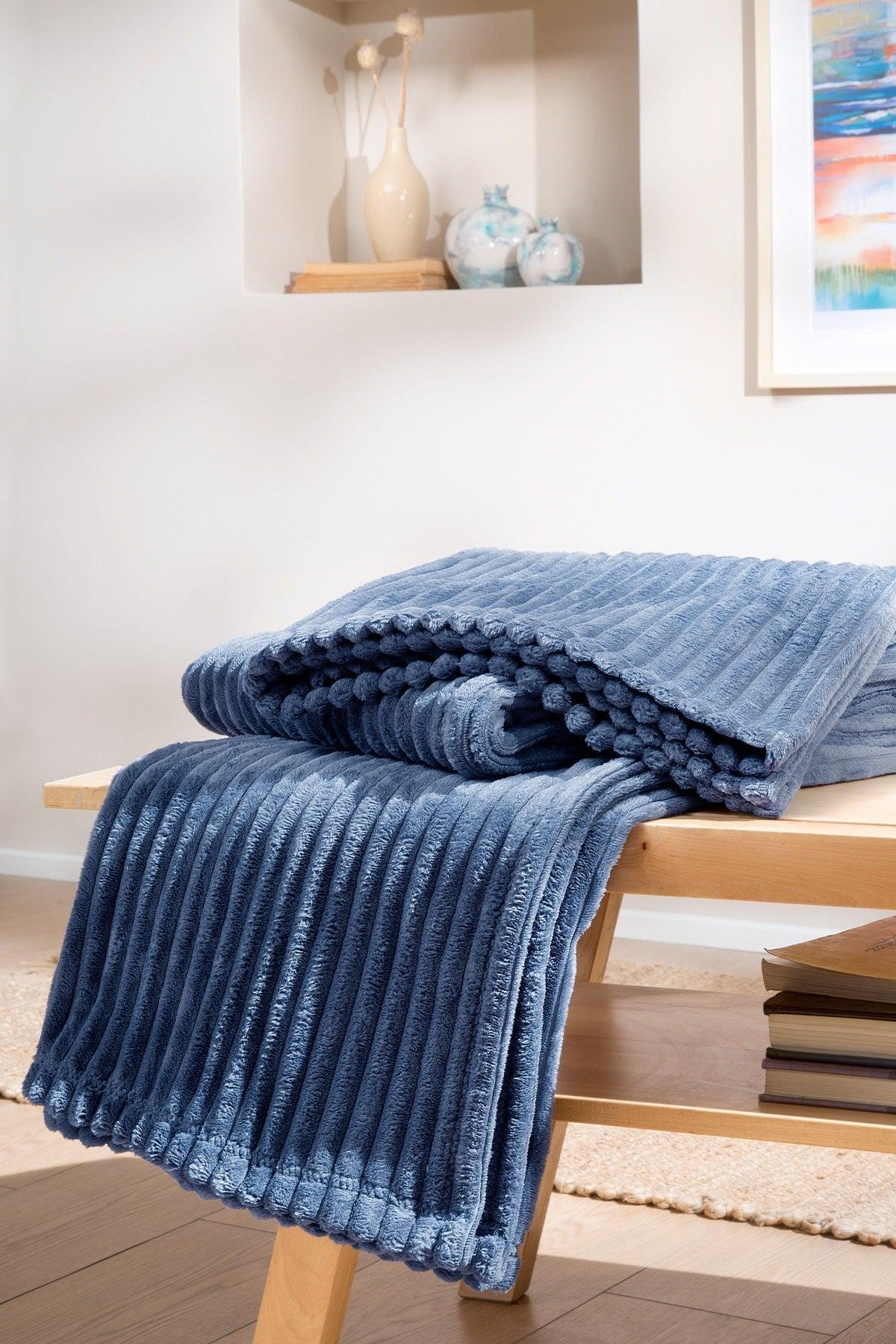 Holly Wellsoft Tv Blanket - Indigo - Swordslife