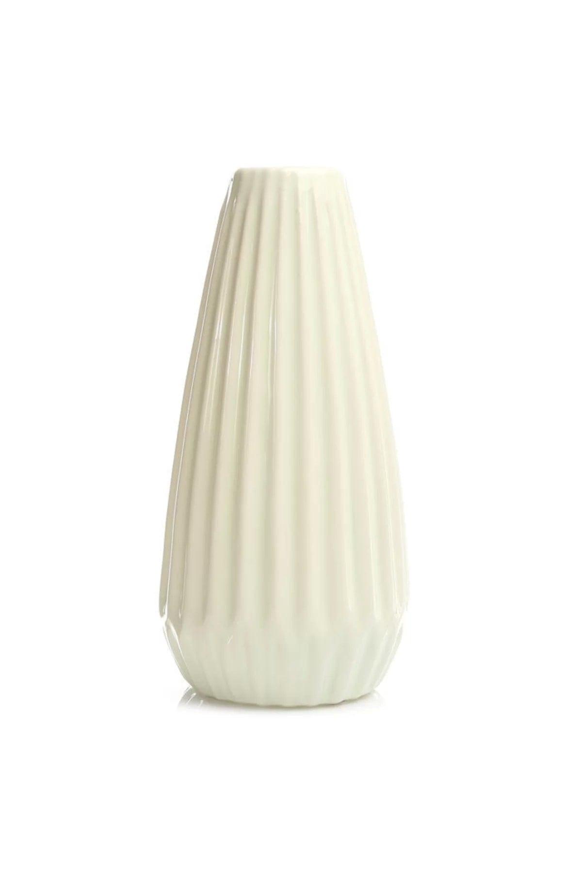 Ceramic Serrated Vase - Cream - Swordslife